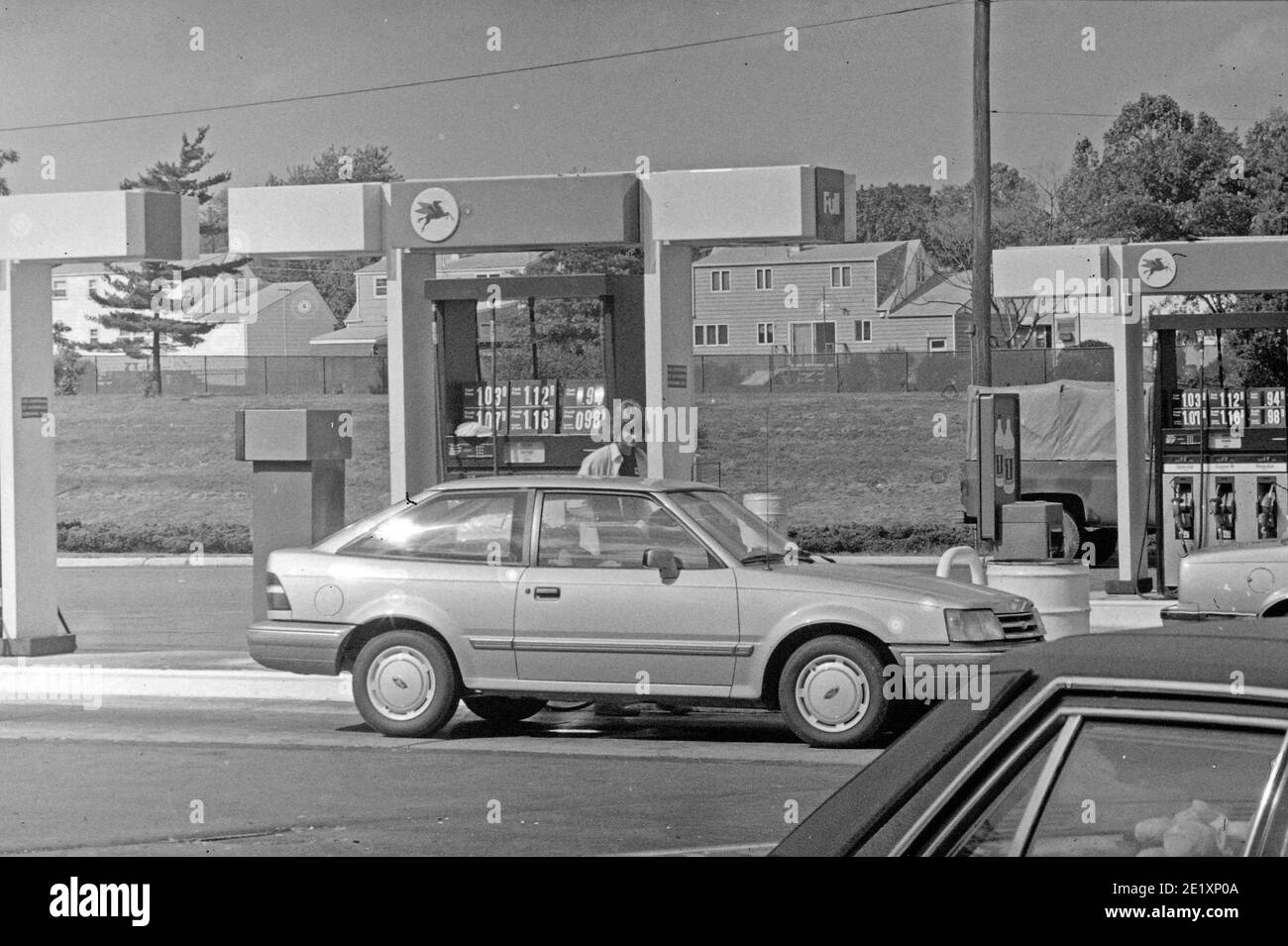 Una stazione di gas Mobil alla fine degli anni ottanta Foto Stock