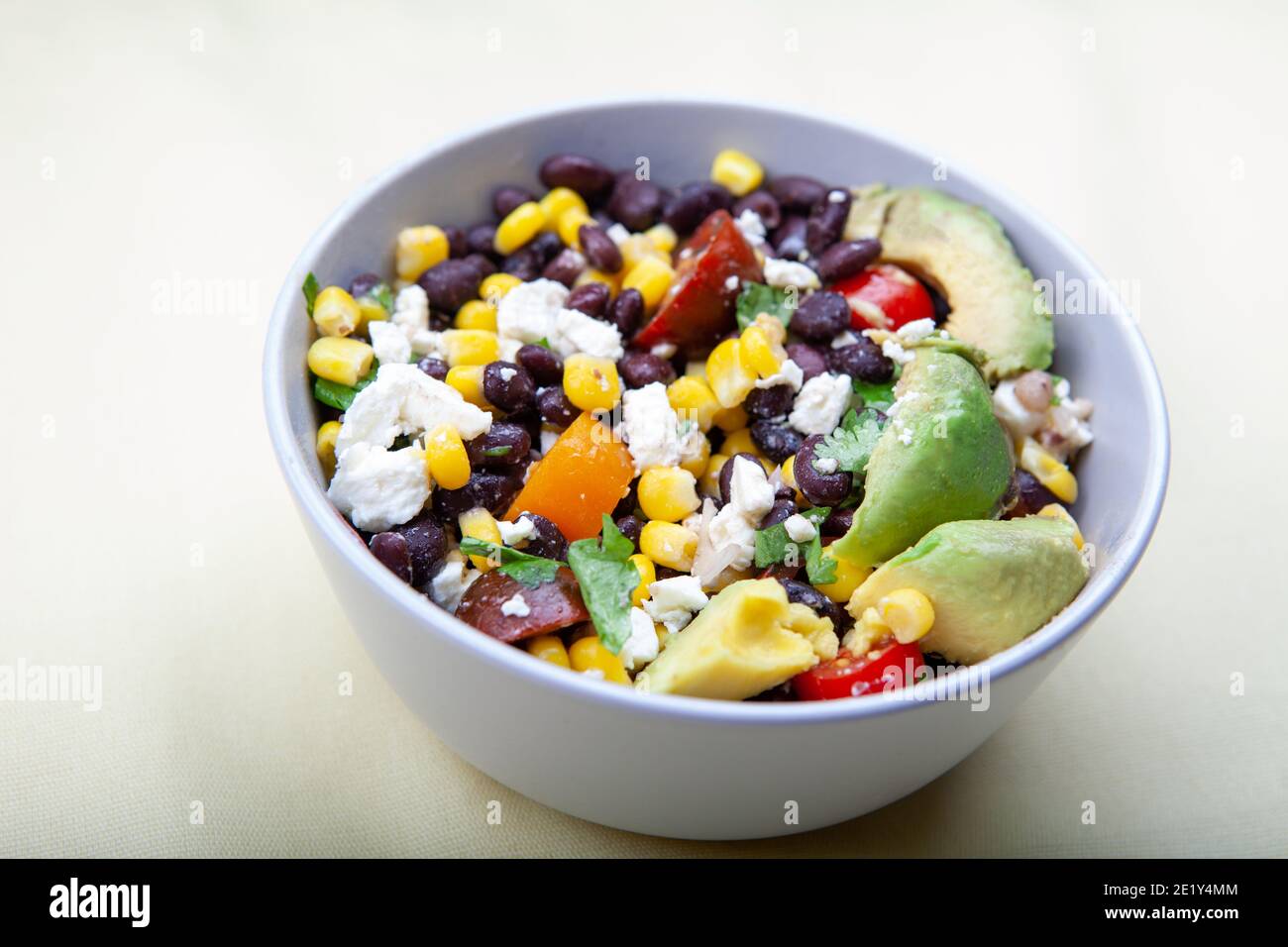 Insalata di fagioli neri con formaggio feta Foto Stock