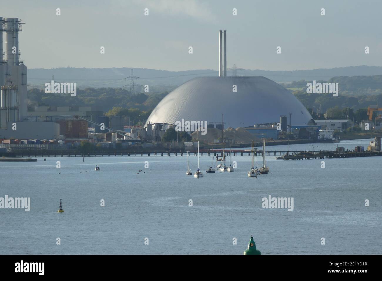 Marchwood ERF visto dal porto di Southampton Foto Stock