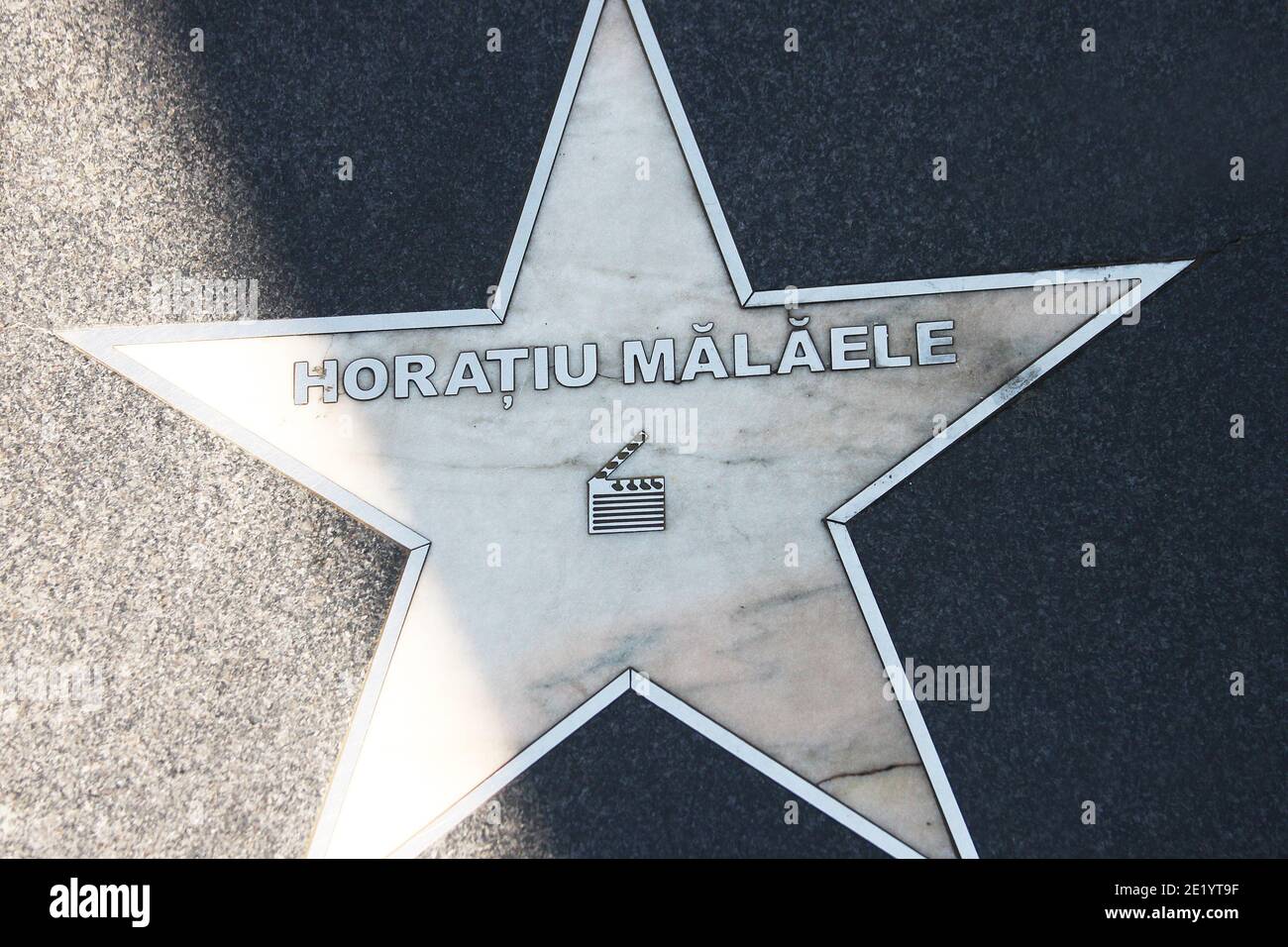 Walk of Fame (Aleea Celebritatilor), Bucarest, Romania. La stella che onora l'attore Horatiu Malalele. Foto Stock
