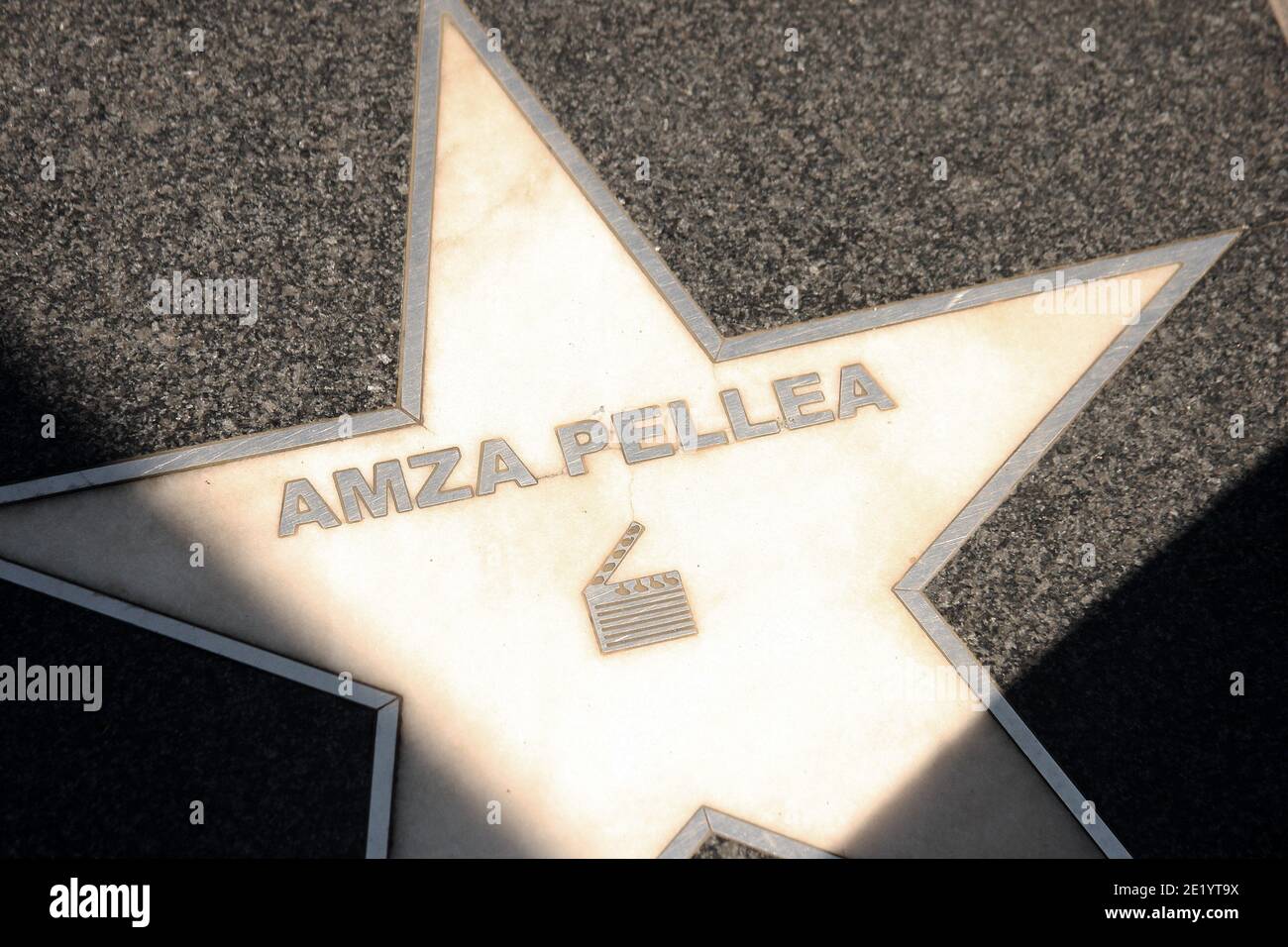 Walk of Fame (Aleea Celebritatilor), Bucarest, Romania. La stella che onora l'attore Amza Pellea. Foto Stock