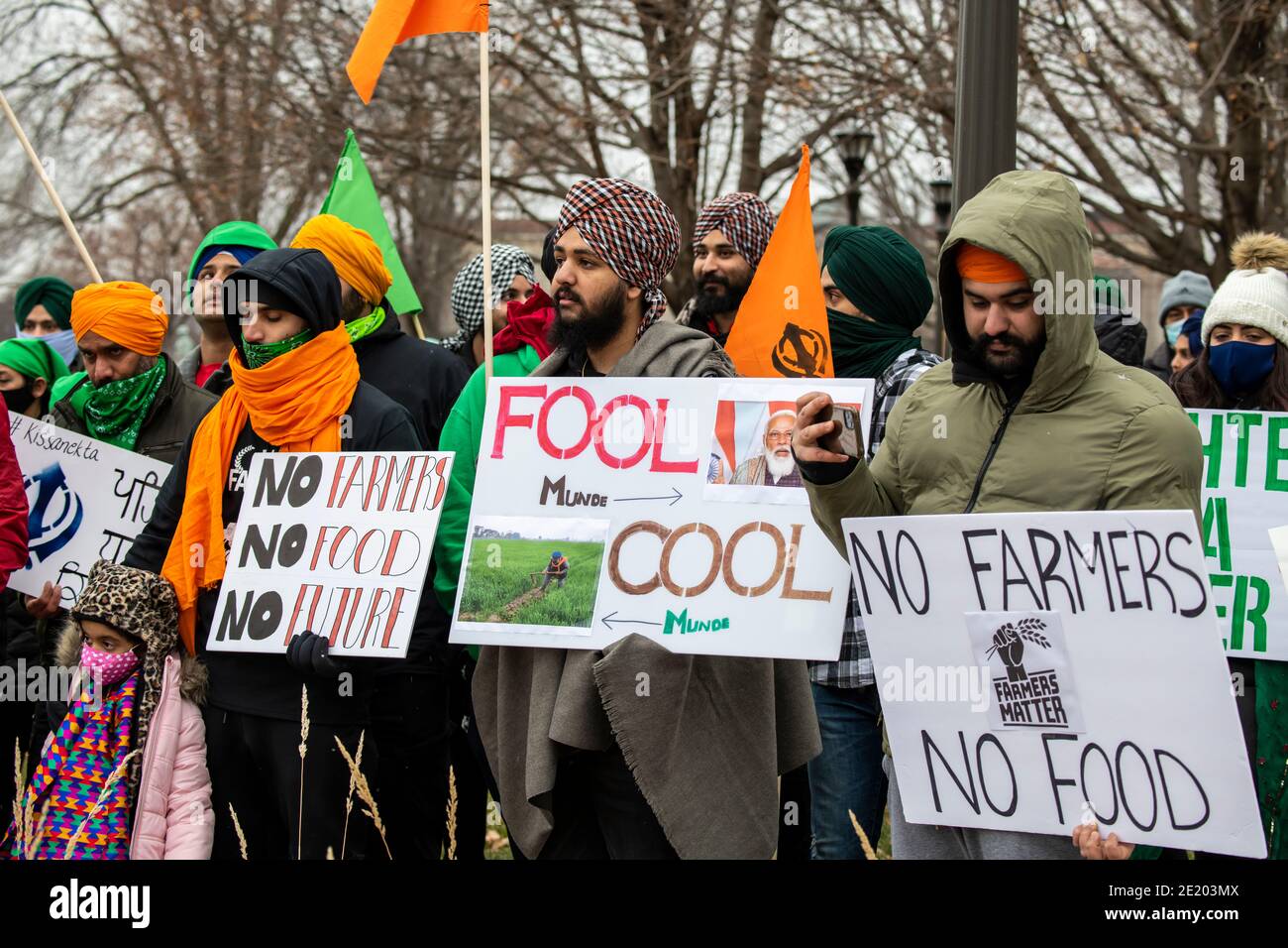 St. Paul, Minnesota. I sikh-americani organizzano una manifestazione di protesta per salvare gli agricoltori contro le leggi agricole in India. Foto Stock