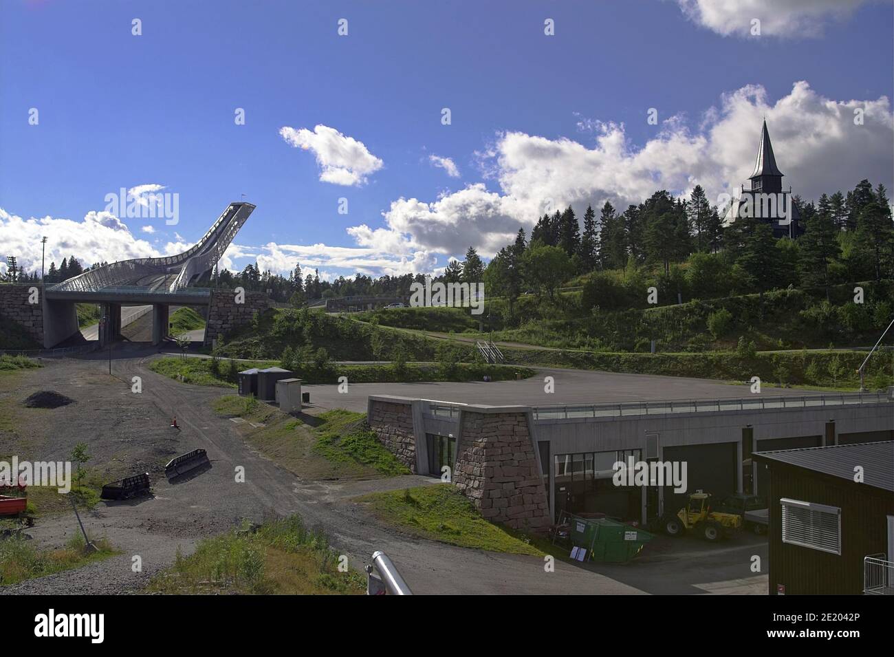 Oslo, Norvegia, Norvegia, Norvegia; sci salta collina in estate. Im Berufen im Berufen im Berufen. Skocznia narciarska latem. 夏天跳台滑雪。Holmenkollen Foto Stock