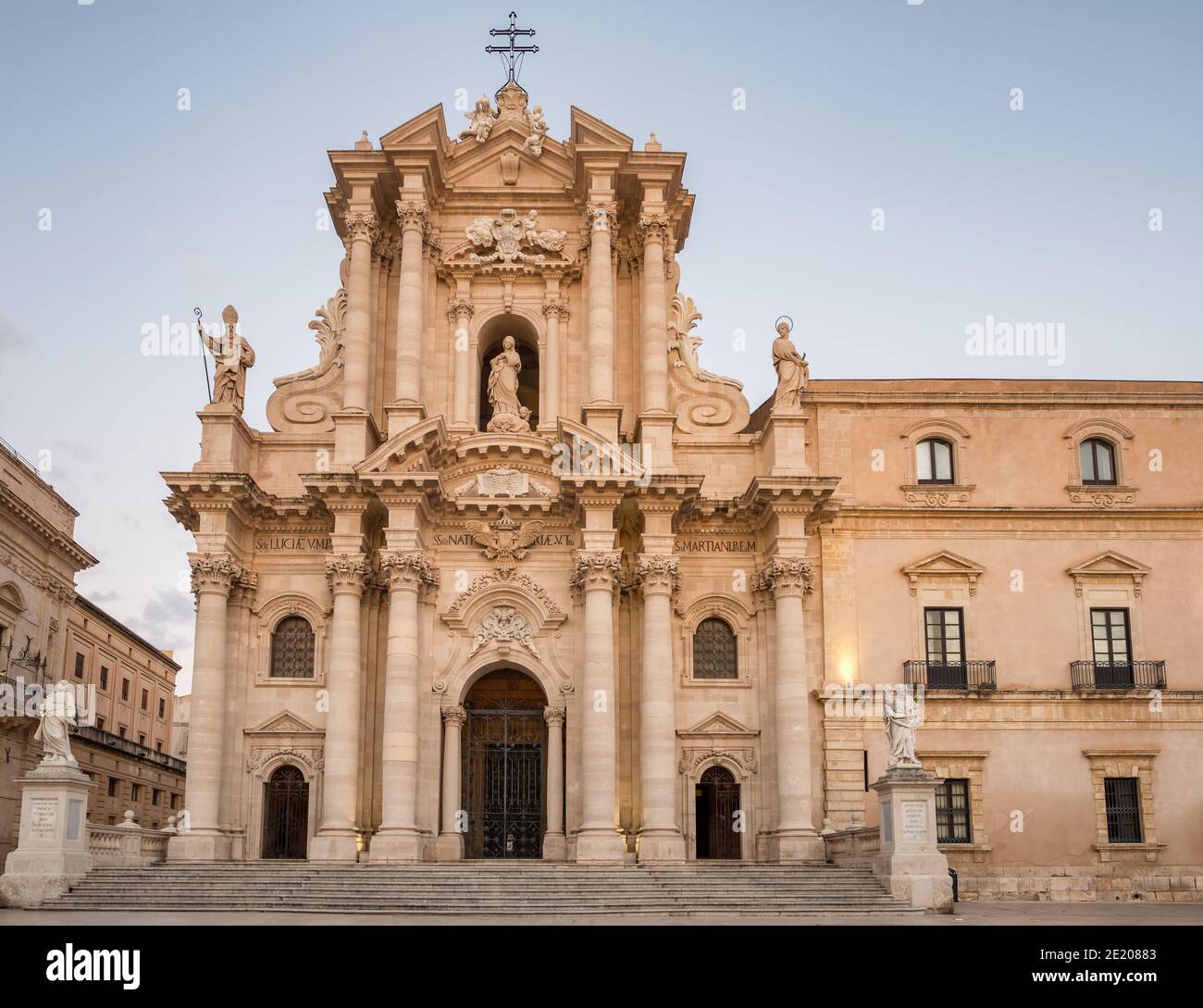 Il Duomo di Ortigia a Siracusa, Sicilia, Italia Foto Stock