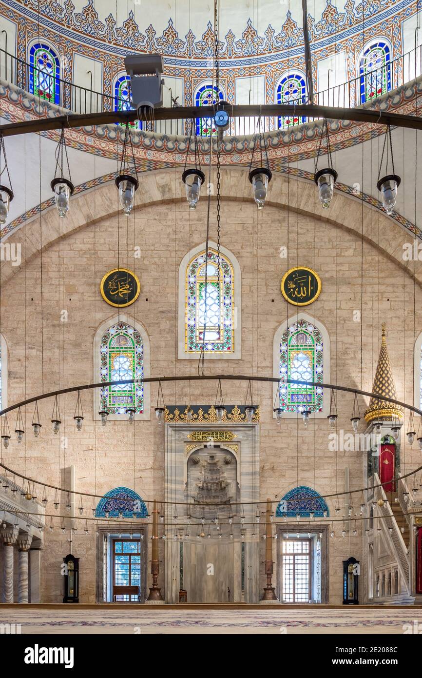 Interno della Moschea del Sultano Selim di Yavuz a Istanbul Foto Stock