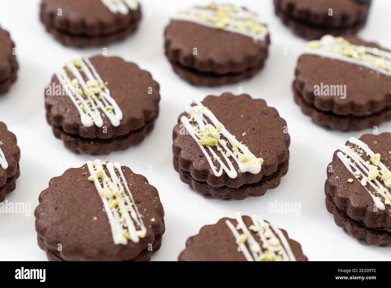 Biscotti circolari a sandwich al cioccolato Foto Stock