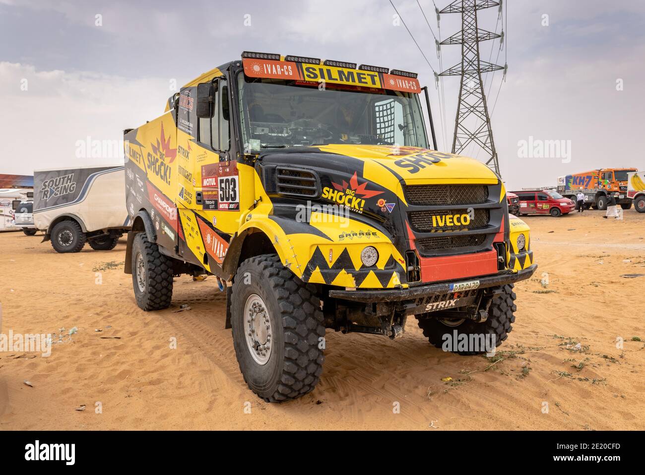 Horimlaa, Arabia Saudita - 7 gennaio 2021: Il camion Iveco del Team Big Shock Racing prima dell'inizio della fase 5 del Rally Dakar Foto Stock