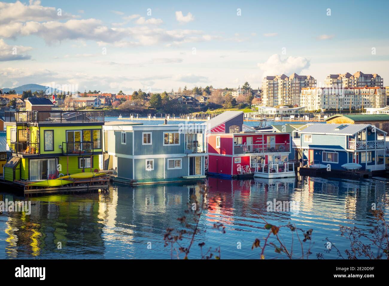 Pittoresche case galleggianti galleggianti in Fisherman Wharf in Victoria, British Columbia, Canada. Foto Stock