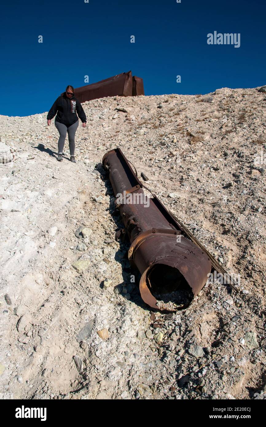 Nel Parco Nazionale della Valle della morte ci sono molte miniere abbandonate, tra cui questa vecchia miniera di zolfo. Foto Stock