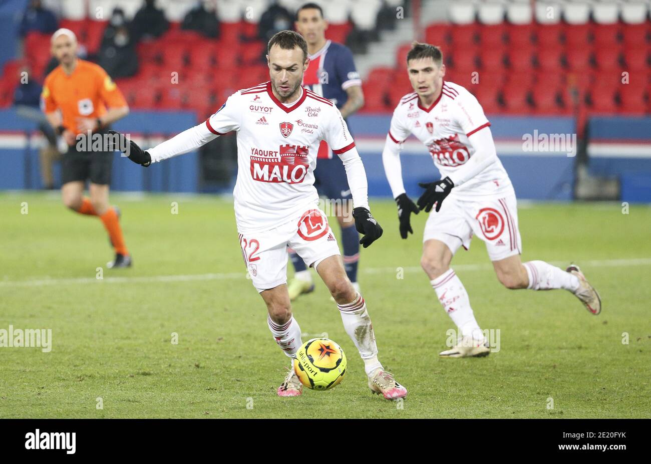 Romain Philippoteaux, Romain Perraud di Brest durante il campionato francese  Ligue 1 partita di calcio tra Parigi Saint-Germain / LM Foto stock - Alamy