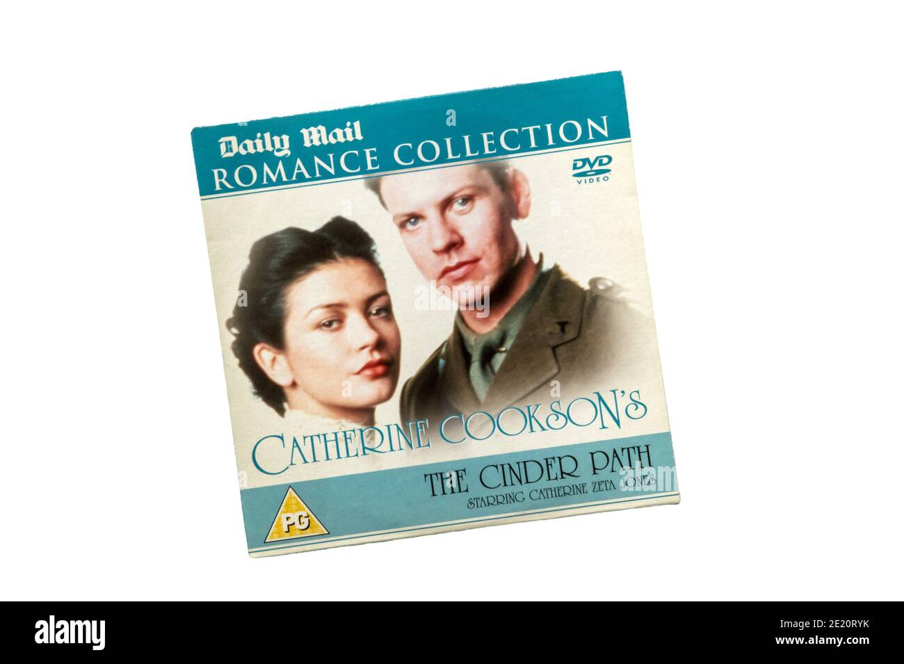 Una copia di The Cinder Path di Catherine Cookson, consegnata gratuitamente con il quotidiano Daily Mail. Foto Stock