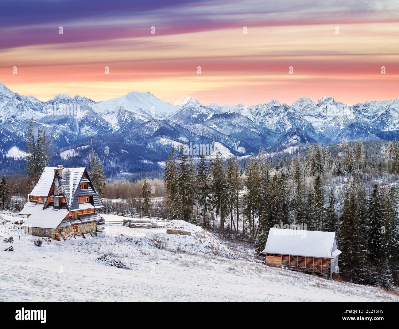 Tramonto panoramico sui Monti Tatra, Polonia. Foto Stock