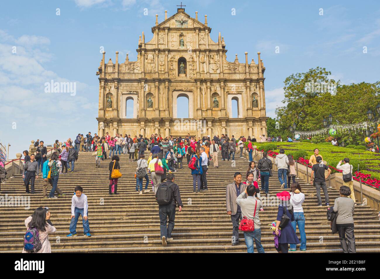 Macao, Cina. Rovine della cattedrale di San Paolo del XVII secolo. Ruinas do Sao Paulo. Rimane solo la facciata. San Paolo fa parte della storia Foto Stock
