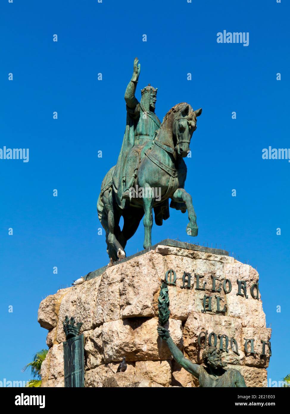 Statua del re Jaima Juame Primero di Aragona a cavallo a Placa Espanya, Palma, Mallorca, Spagna. Foto Stock