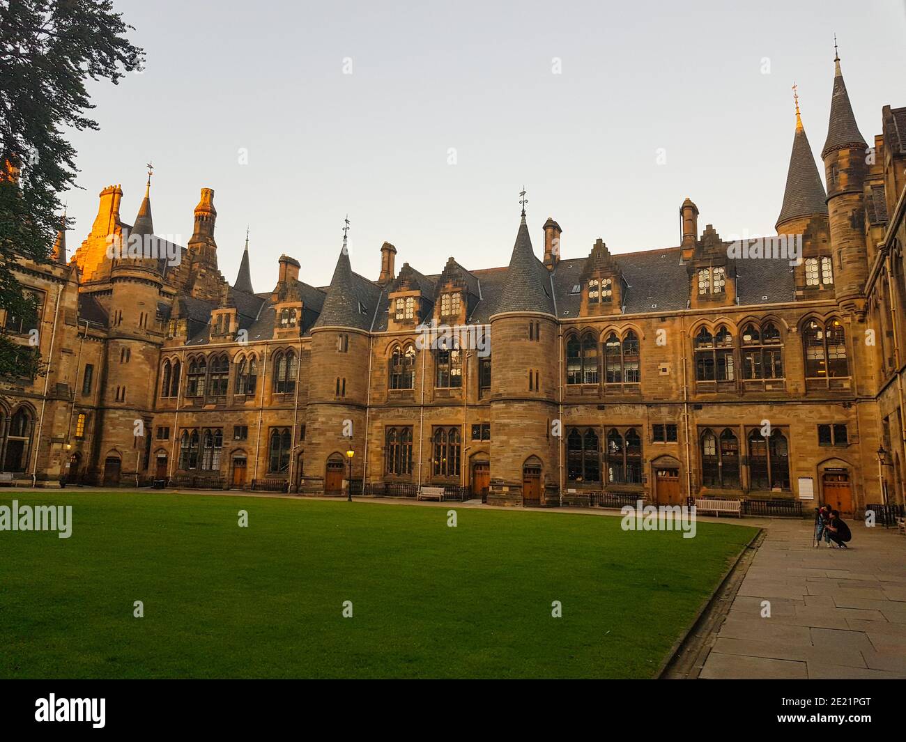 Vista dell'Università di Glasgow, la quarta più antica università di lingua inglese del mondo. Foto Stock