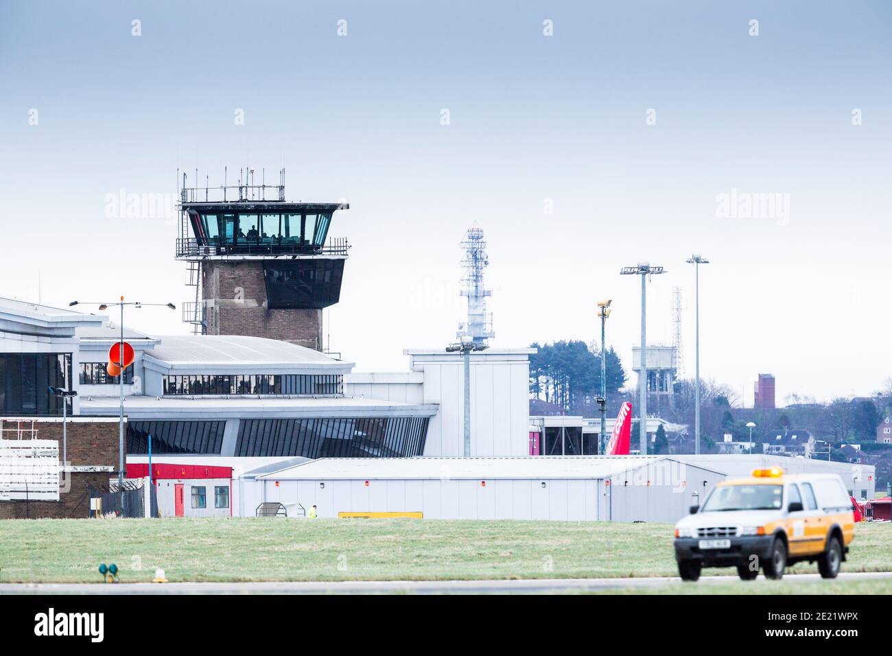 Torre di controllo dell'aeroporto di Leeds Bradford (LBA), West Yorkshire, Regno Unito Foto Stock