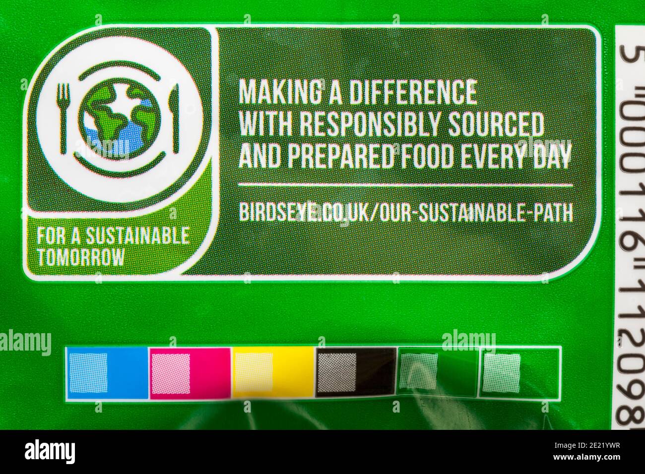 Per un domani sostenibile, fare la differenza con cibo responsabilmente fornito e preparato ogni giorno - dettaglio su confezione di piselli Frozen Birds Eye Garden Foto Stock