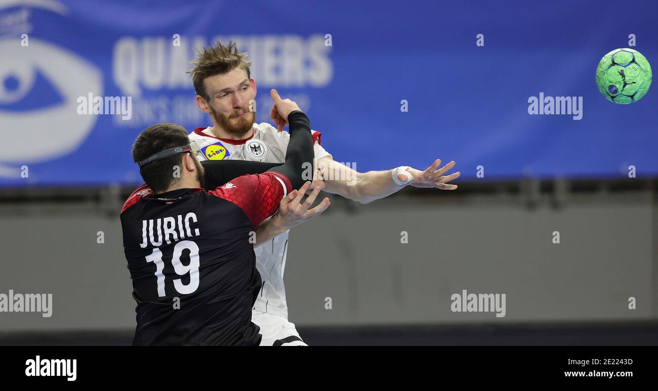 Colonia, Germania. 10 gennaio 2021. Firo: 10.01.2021, pallamano: EHF Euro 2022 qualificazioni, qualificazione, nazionale Germania - Austria Antonio METZNER, GER, duelli | utilizzo nel mondo Credit: dpa/Alamy Live News Foto Stock