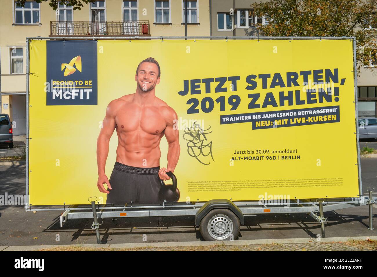 Werbung, Fitnessstudio McFit, Turmstrasse, Moabit, Mitte, Berlino, Germania Foto Stock