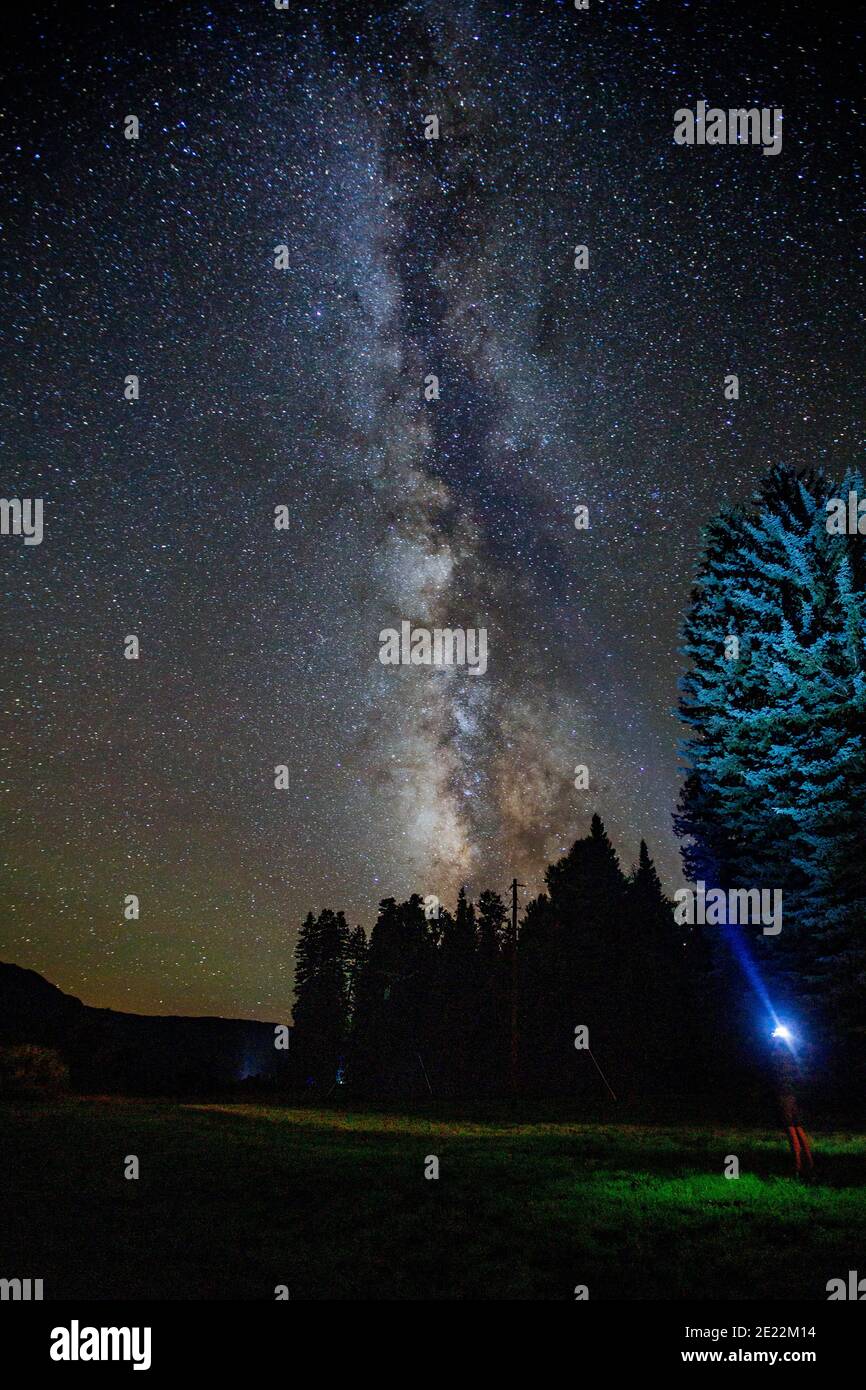 Immagini a lunga esposizione di stelle e la Via Lattea nel sud del Colorado. Foto Stock