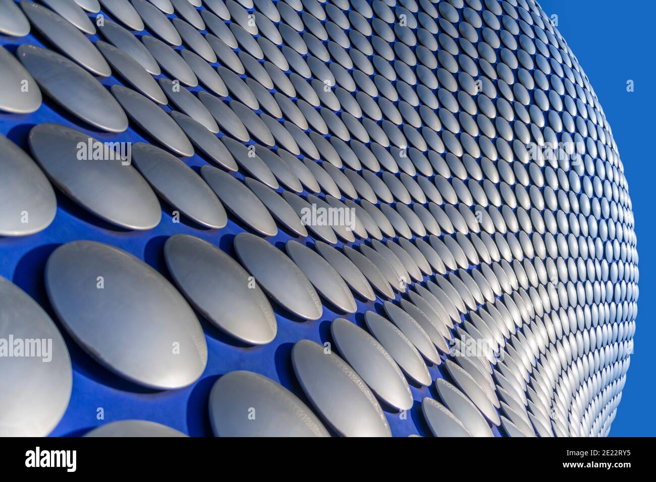 L'edificio Selfridges fa parte del famoso Centro commerciale Bullring e ospita i grandi magazzini Selfridges. È stato progettato da Future Systems A. Foto Stock