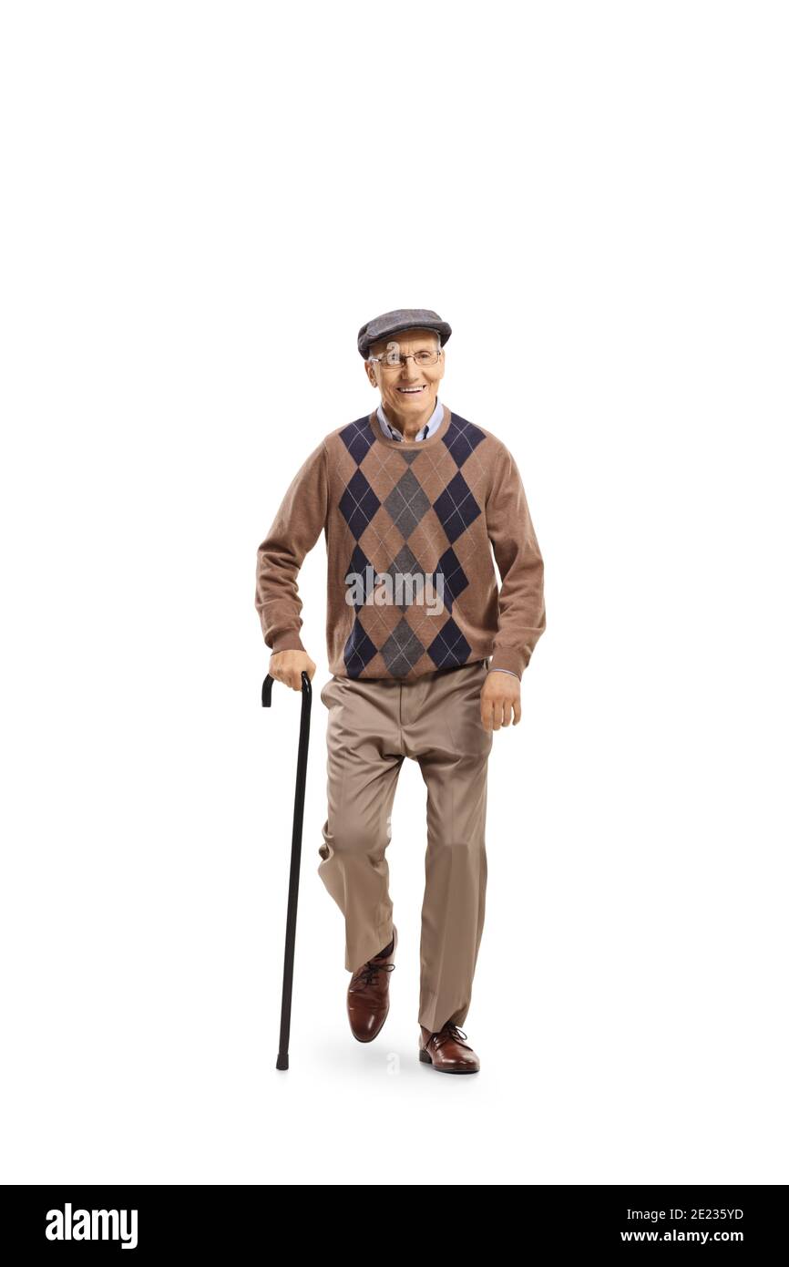 Ritratto a lunghezza intera di un anziano con una canna camminando verso la telecamera isolata su sfondo bianco Foto Stock