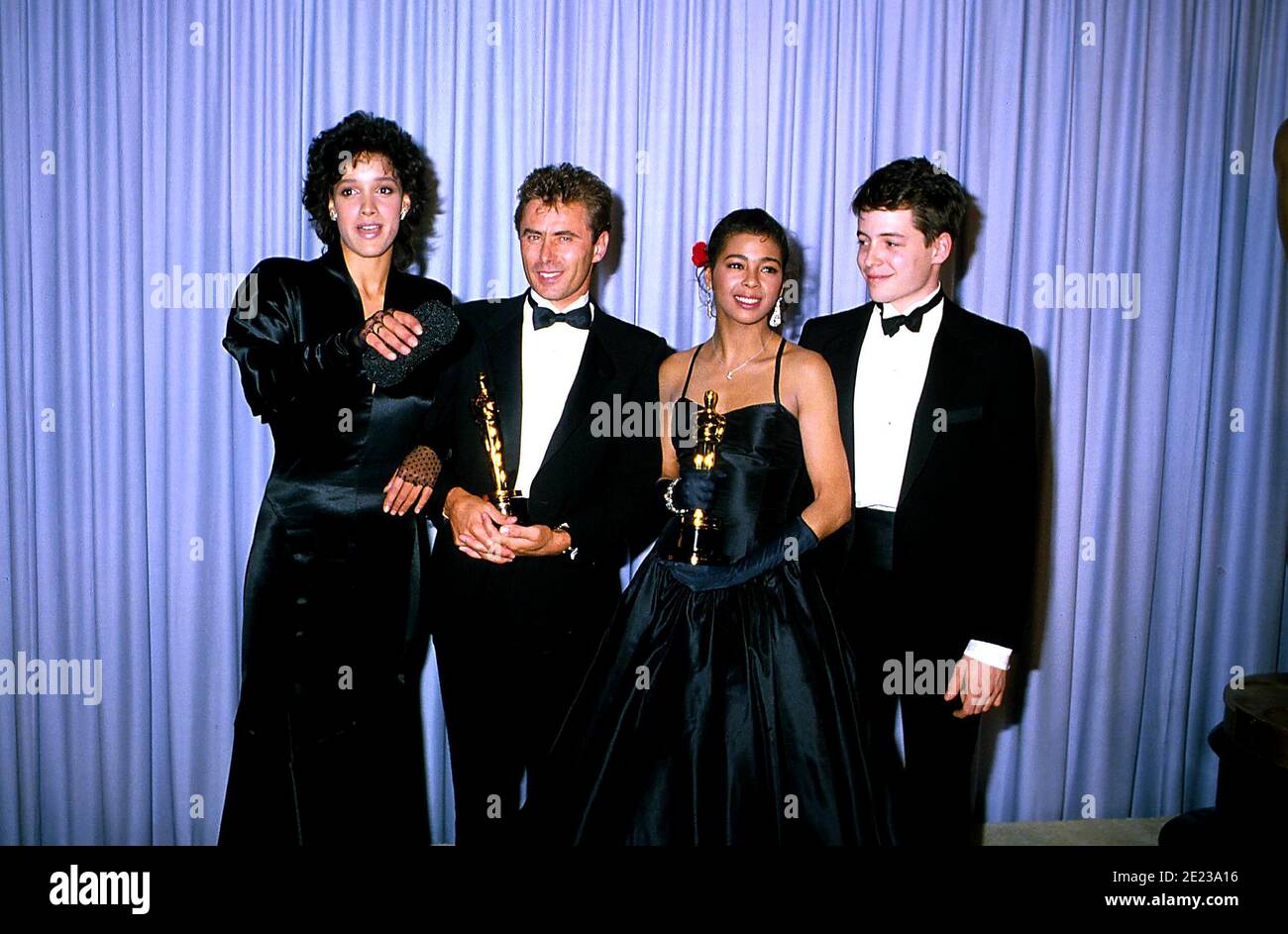 Jennifer Beals, Keith Forsey, Irene Cara e Matthew Broderick al 1984 Academy Awards Credit: Ralph Dominguez/MediaPunch Foto Stock