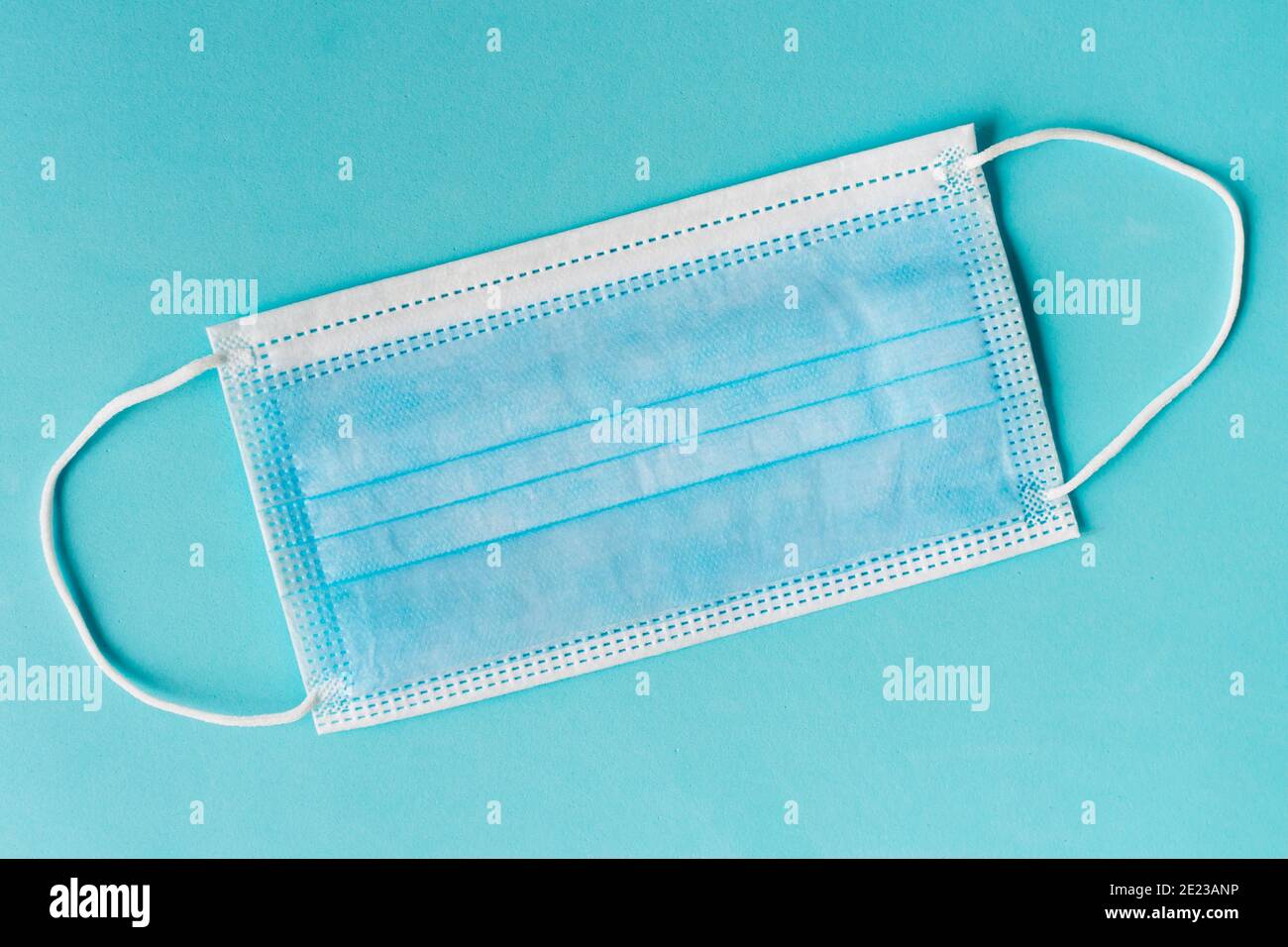 Maschera medica COVID. Maschera di sicurezza con protezione coronavirus, per il tuo design Foto Stock