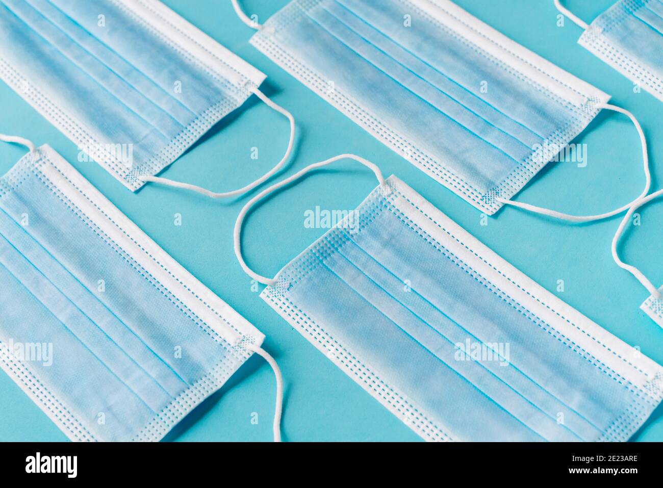 Maschera medica COVID. Maschera di sicurezza con protezione coronavirus, per il tuo design Foto Stock