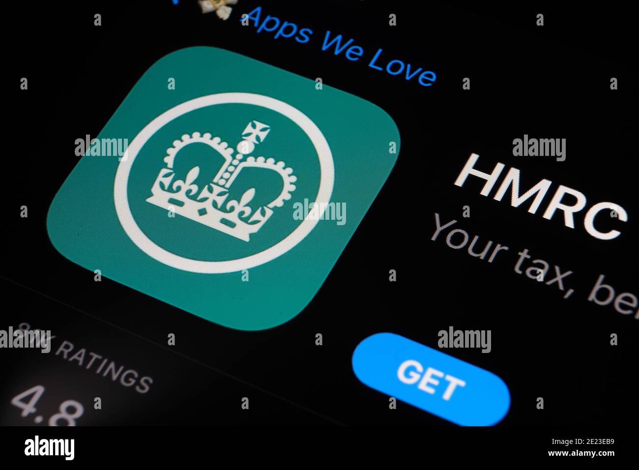 Stone, Staffordshire / Regno Unito - Gennaio 11 2021: Logo dell'app HMRC su uno schermo luminoso dell'ipad. Foto Stock