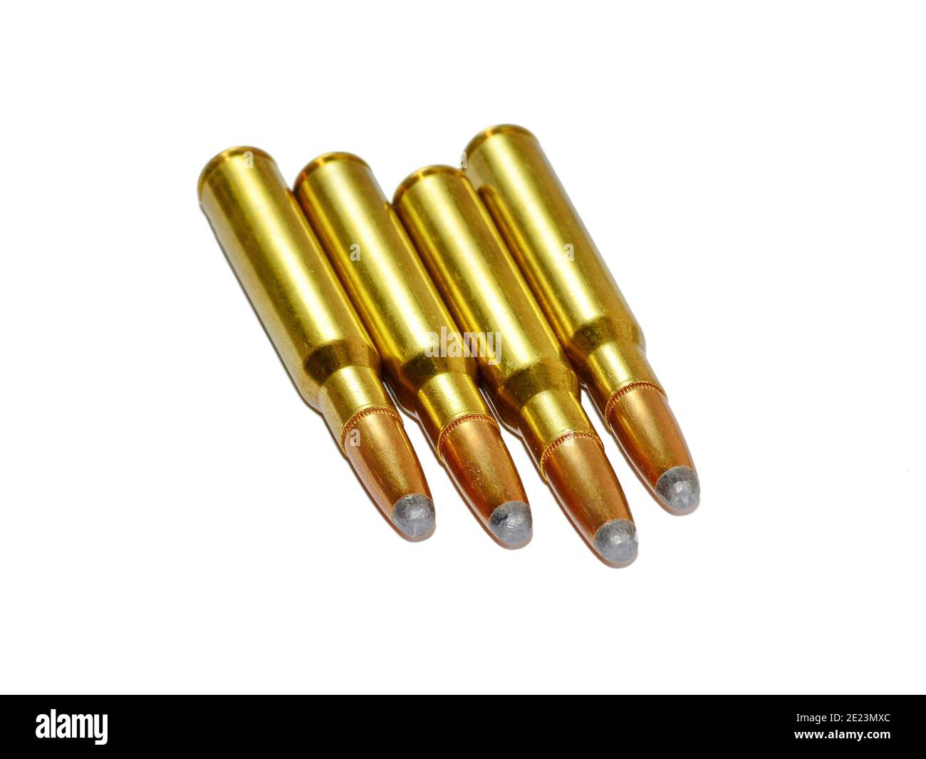 munizioni da caccia isolate su bianco. Foto Stock