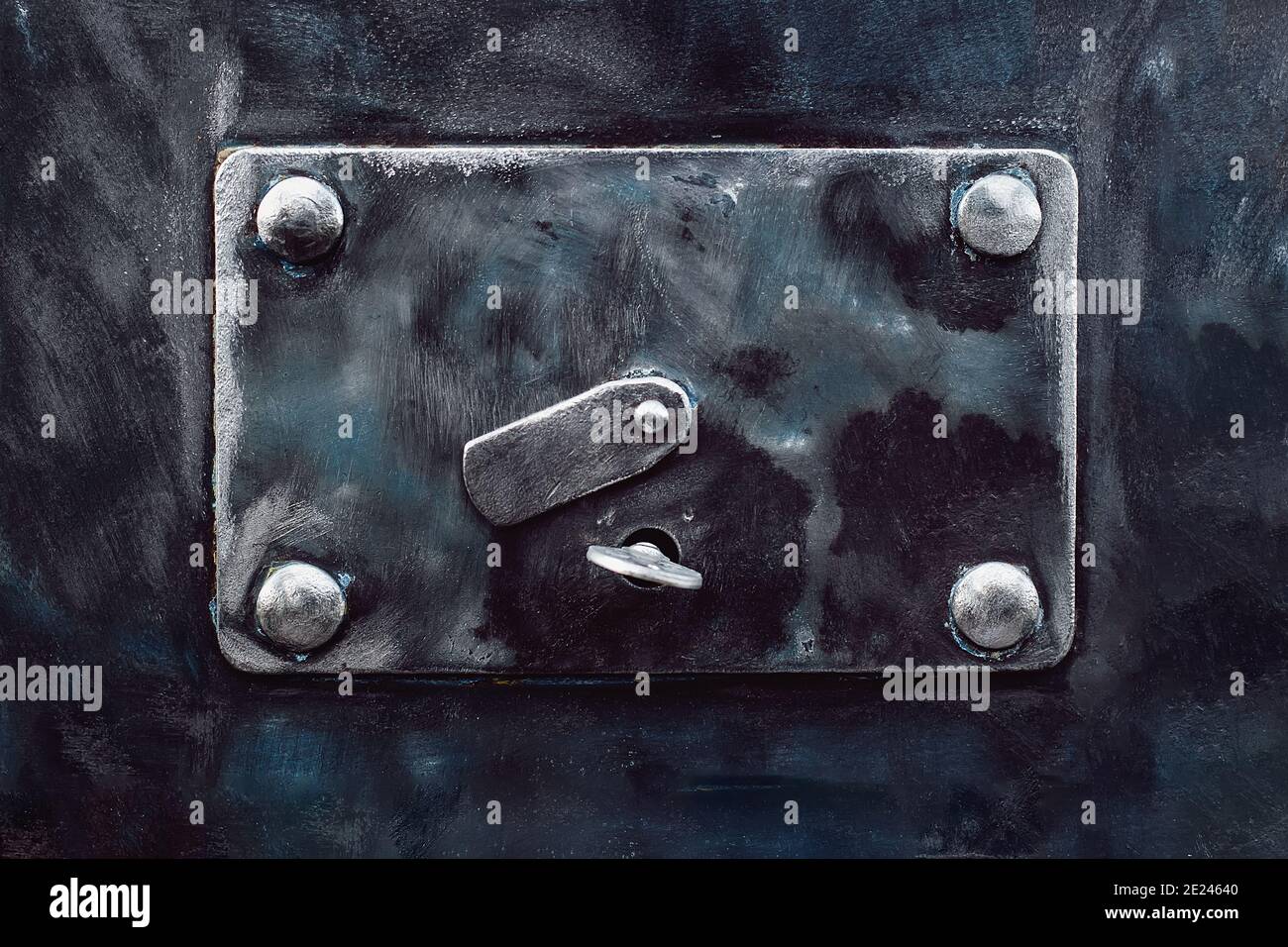 Blocco interno del primo piano di sicurezza. Una scatola di risparmio in metallo brutale. Il concetto di protezione affidabile dei depositi Foto Stock