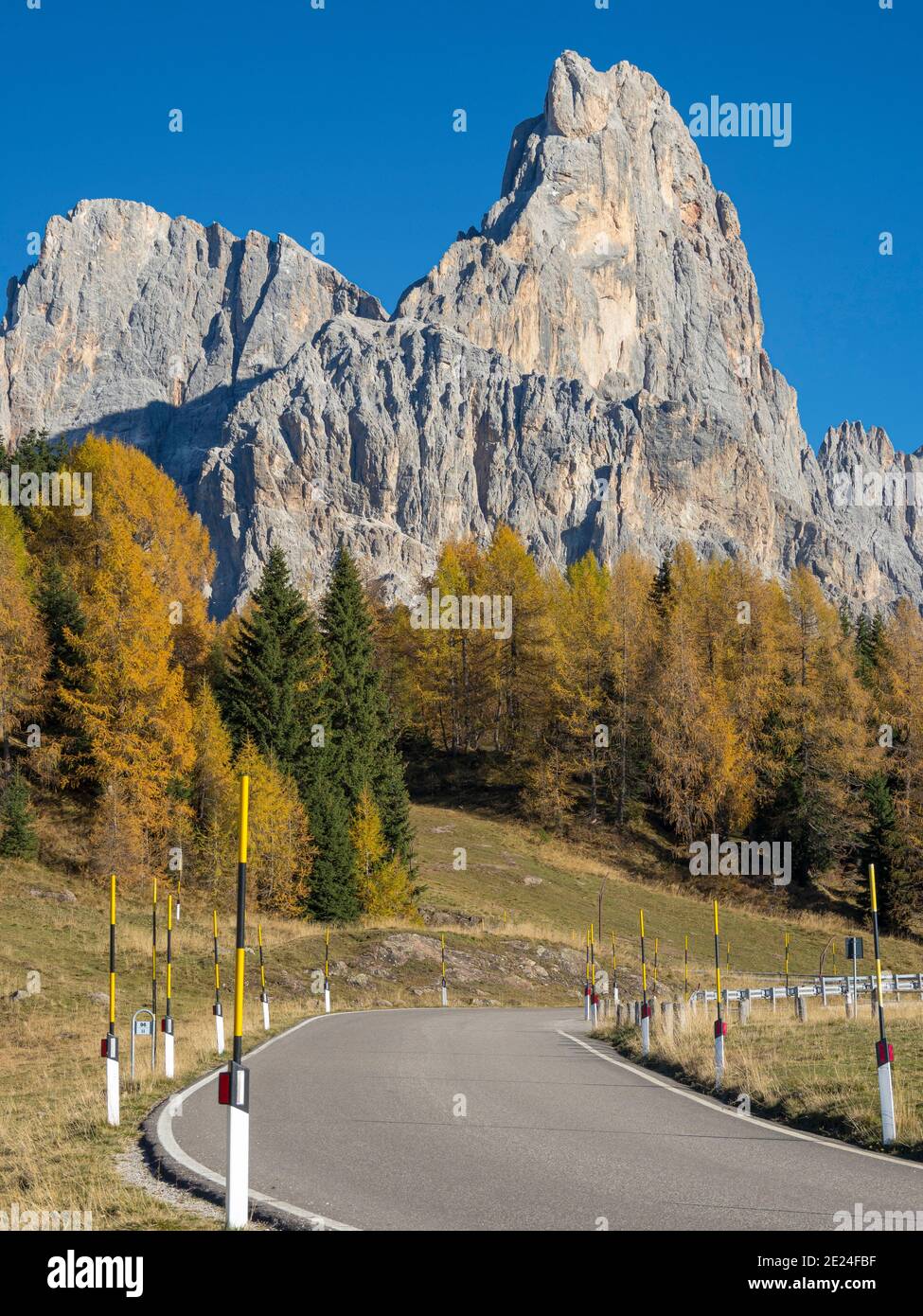 Cimon della pala visto dal Passo Rolle. Gruppo delle pale (pale di San Martino) nelle dolomiti del Trentino. Pala fa parte del mondo UNESCO lei Foto Stock