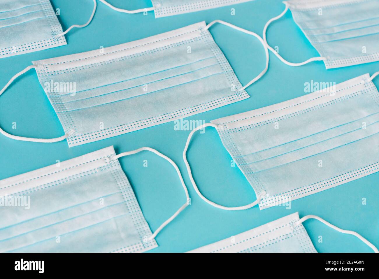 Maschera medica COVID. Maschera di sicurezza con protezione coronavirus, per il tuo design Foto Stock