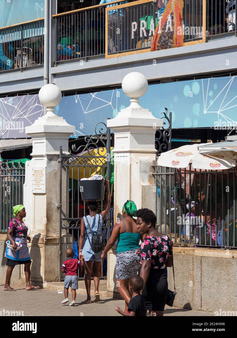 Mercado Municipale di Praia a Platone. La capitale Praia sull'isola di Santiago (Ilha de Santiago), Capo Verde nell'atlantico equatoriale. Foto Stock