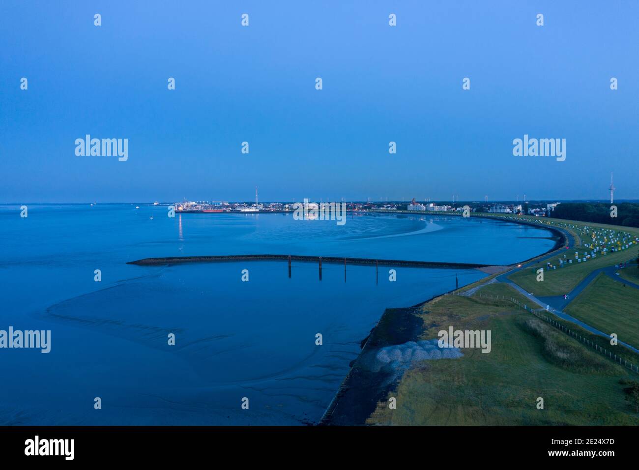 Vista sul drone, paesaggio con vista sulla baia di Grimmershoerner, Cuxhaven, bassa Sassonia, Germania, Europa Foto Stock