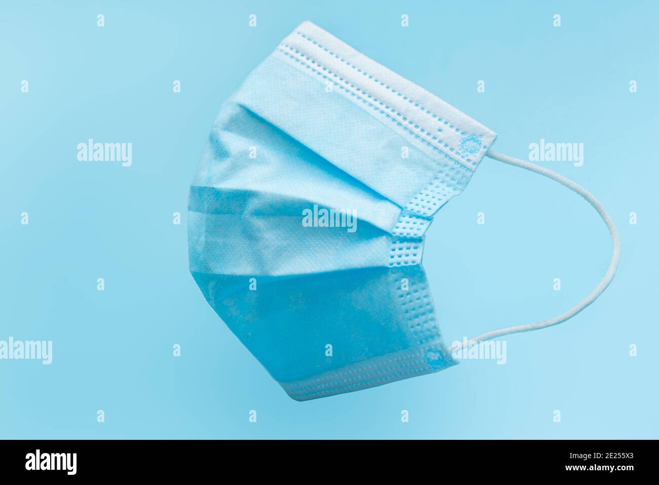 Maschera medica COVID. Maschera di sicurezza con protezione coronavirus, per il tuo design Foto Stock