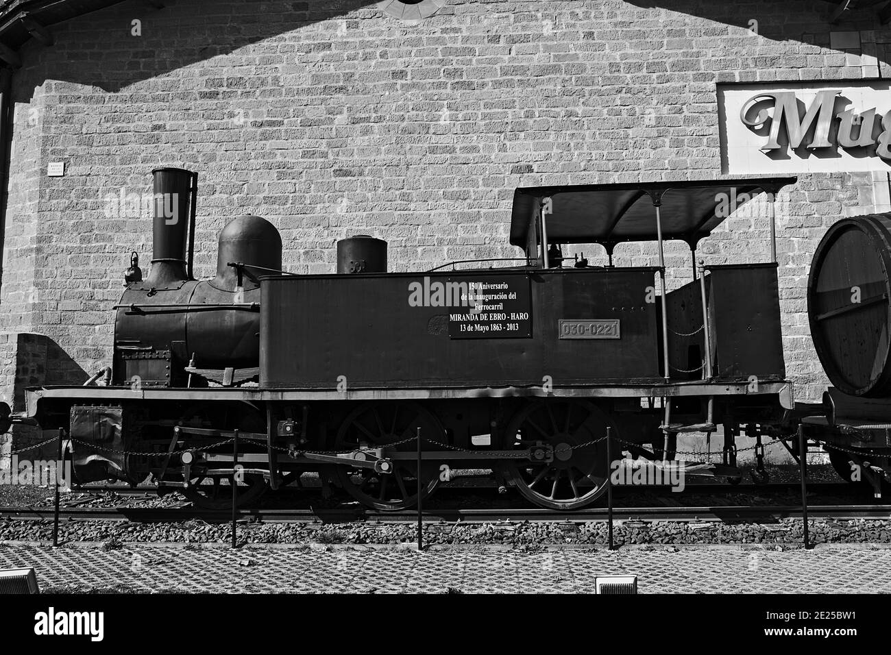 Replica del treno a vapore in occasione della celebrazione del 150 anni (1863-2013) poiché l'inaugurazione della linea ferroviaria che collega Miranda de Ebro e Haro, Bodegas Muga, S Foto Stock