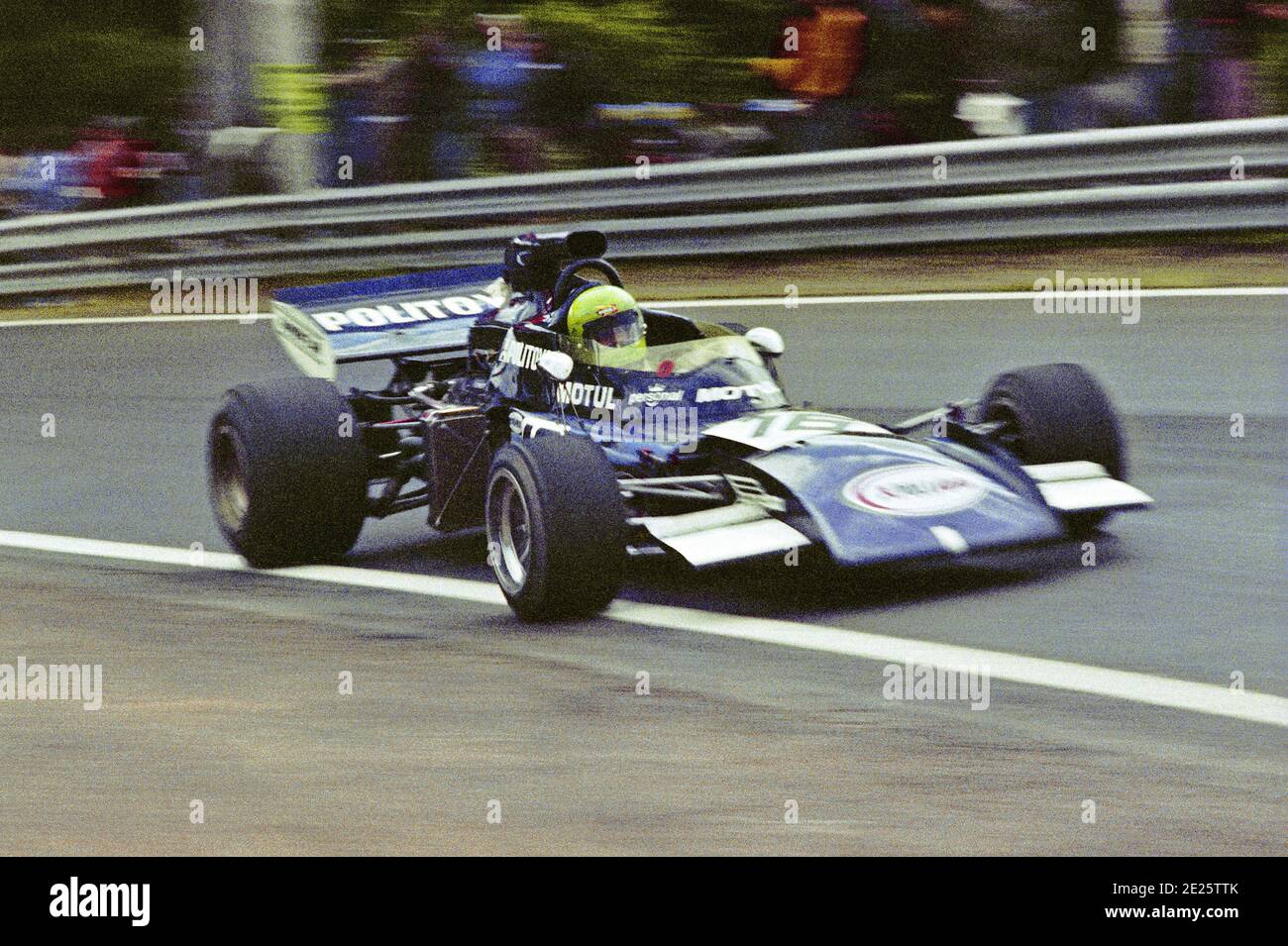 Henri PESCAROLO guida la vettura F1 di marzo-Ford a piena velocità durante i test pre-gara del 1972 Grand Prix de France, sul circuito di Charade vicino a Clermont-Ferrand. Foto Stock