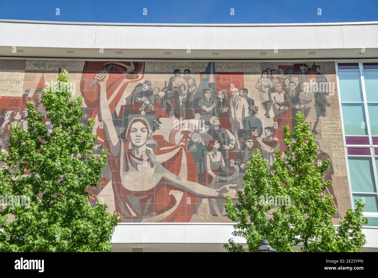 Wandbild 'der Weg der roten Fahne', Kulturpalast, Schloßstraße, Dresda, Sachsen, Deutschland Foto Stock