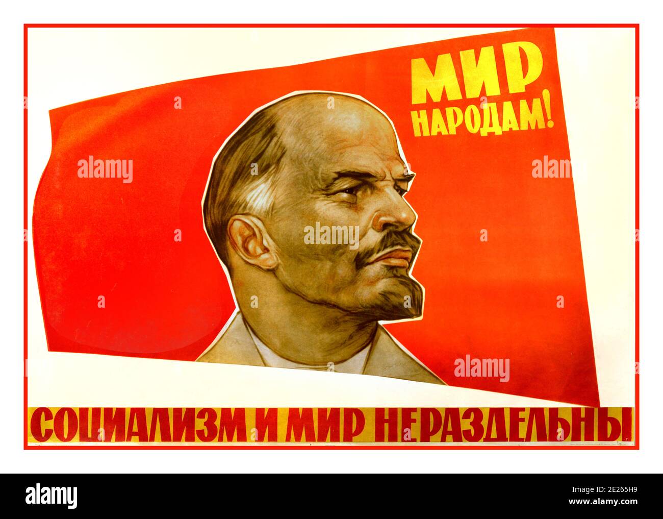 Manifesto di propaganda sovietica d'epoca LENIN - "Pace al popolo! Socialismo e pace sono inseparabili" - con un disegno raffigurante Lenin davanti ad una bandiera rossa con l'ardita scritta sul lato e sotto il designer russo: V. Berezovsky, Foto Stock