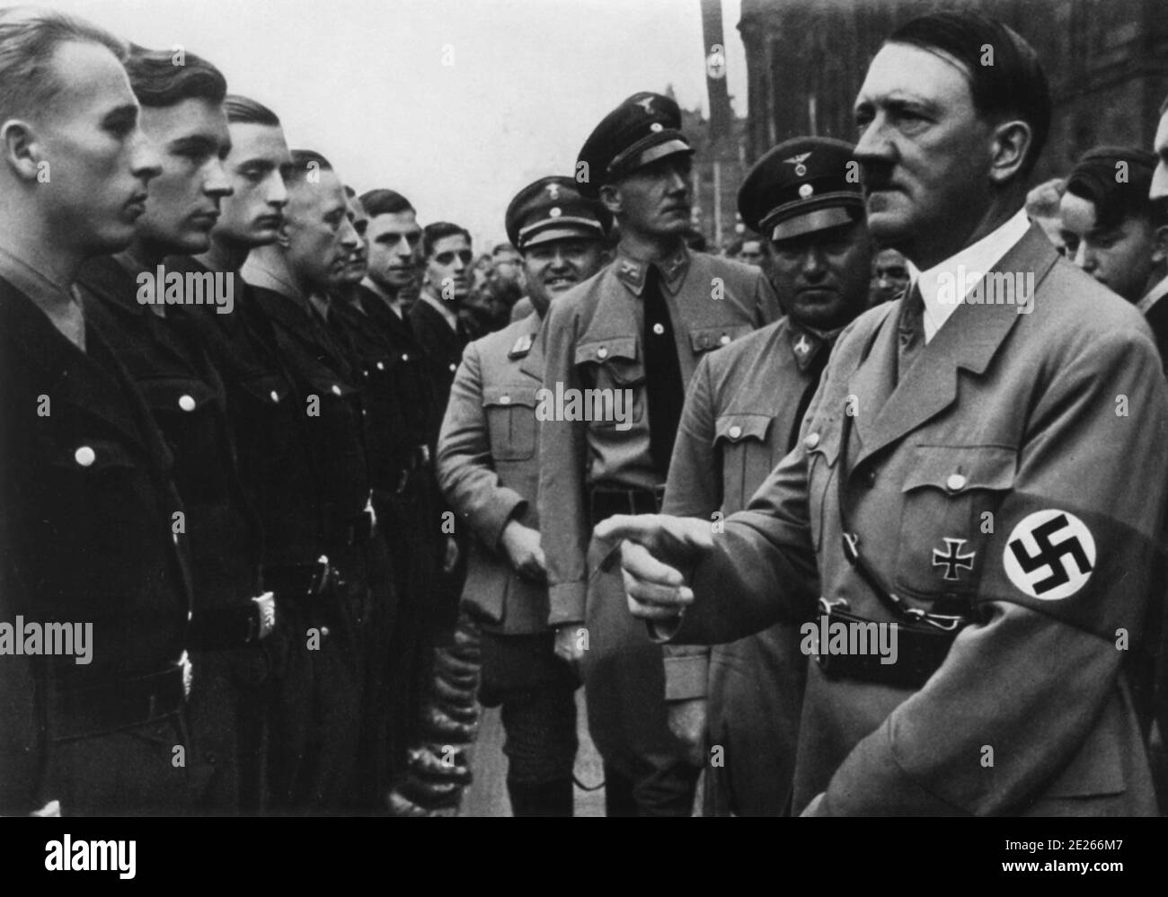 1935 Hitler e il Dr. Robert Ley in un raduno del Partito nazista al Merkscharen Foto Stock