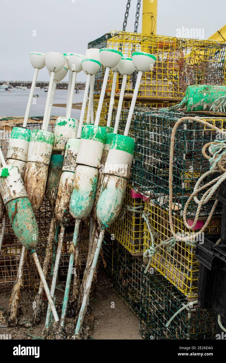 A riva nella costa del New Hampshire. Gli attrezzi da pesca sono una vista comune qui sull'Oceano Atlantico. Bella regione, soprattutto in estate, molto attrezzata. Foto Stock