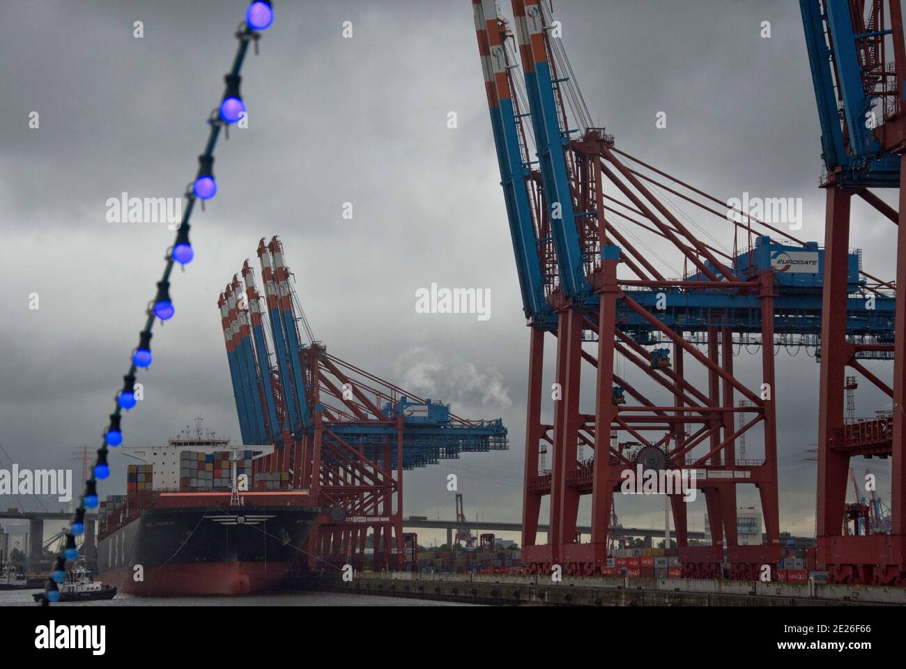 Eindrücke aus dem Hamburger Containerhafen Foto Stock