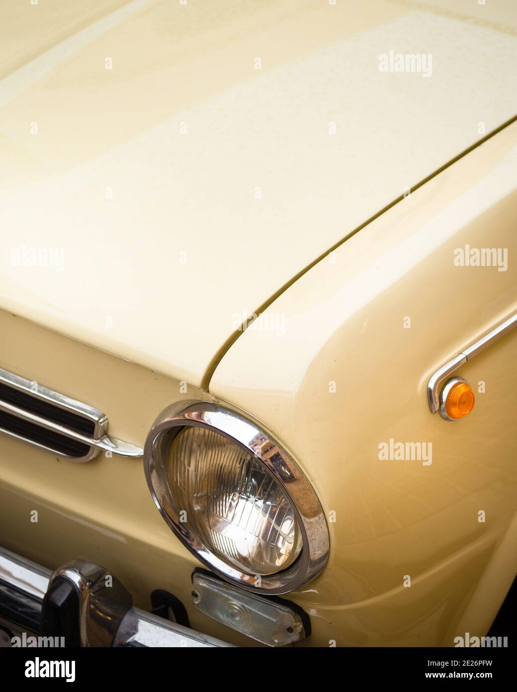 davanti a un'auto classica Foto Stock