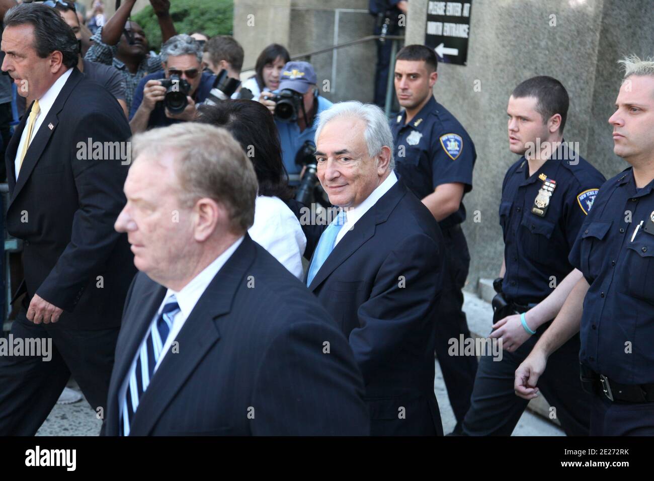 Dominique Strauss-Kahn e sua moglie Anne Sinclair lasciano la Corte 100 strada centrale, in Downtown, New York City, NY, USA, il 1 luglio 2011. Foto di Warzer Jaff/ABACAPRESS.COM Foto Stock
