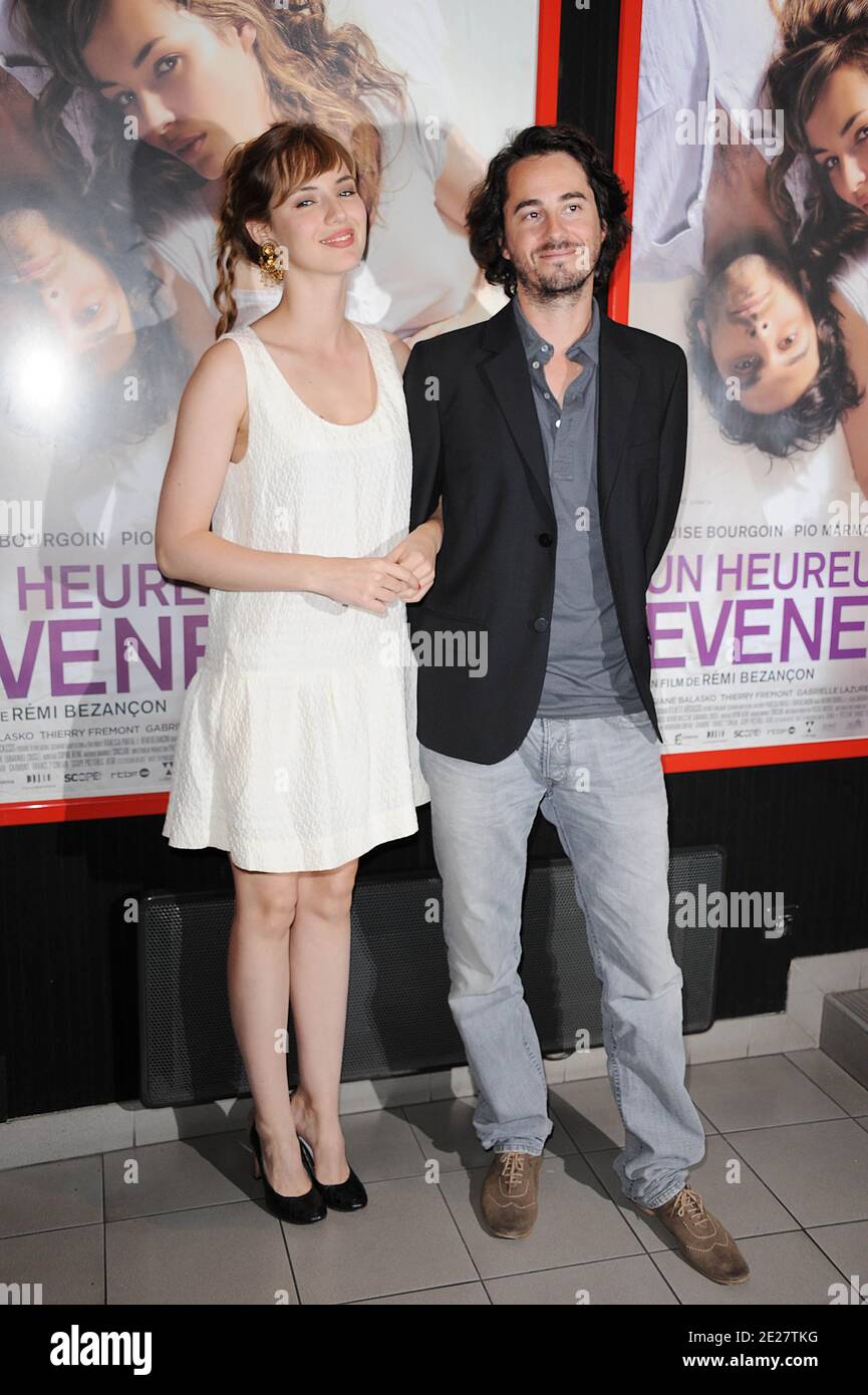 Louise Bourgoin e Remi Bezancon partecipano alla prima di 'un Heureux evenement' al 4 ° Festival Du film Francophone d'Angouleme a Angouleme, Francia il 25 agosto 2011. Foto di Giancarlo Gorassini/ABACAPRESS.COM Foto Stock