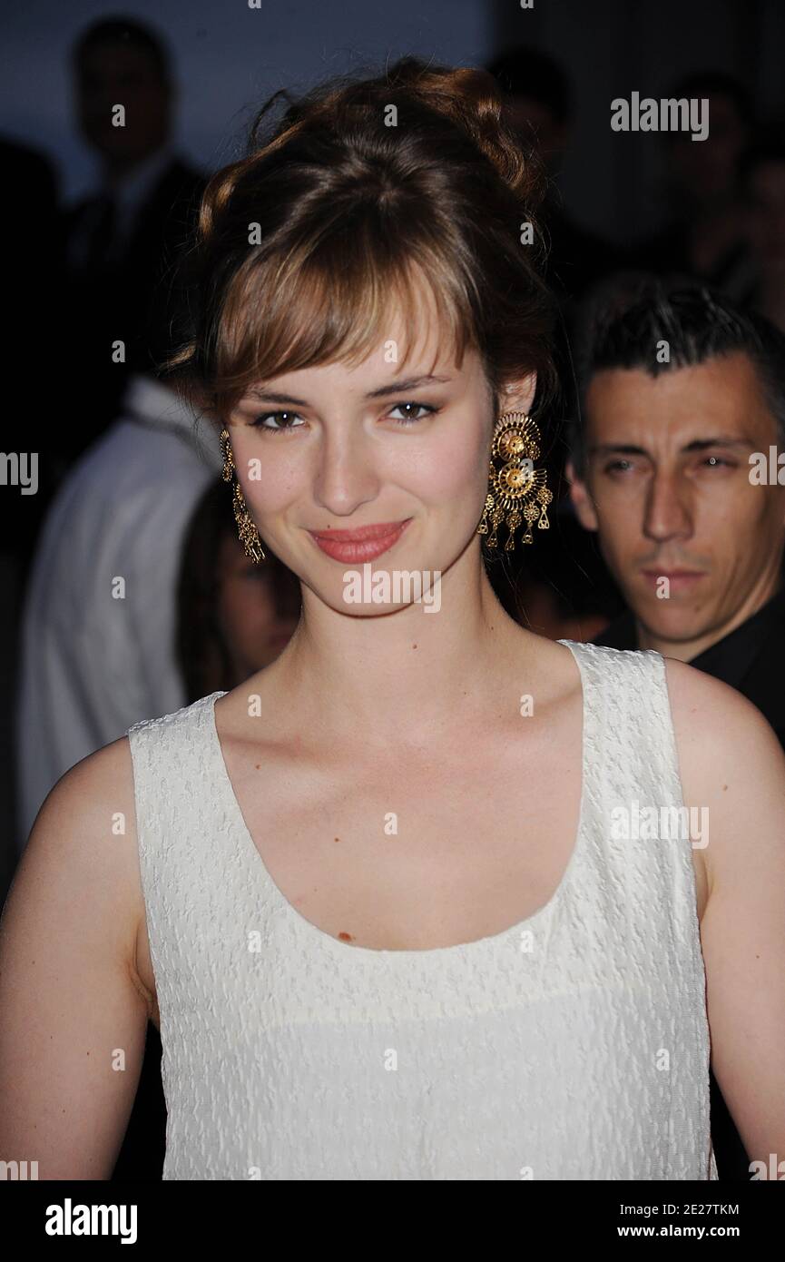 Louise Bourgoin partecipa alla prima di 'un Heureux evenement' al 4 ° Festival Du film Francophone d'Angouleme a Angouleme, Francia il 25 agosto 2011. Foto di Giancarlo Gorassini/ABACAPRESS.COM Foto Stock
