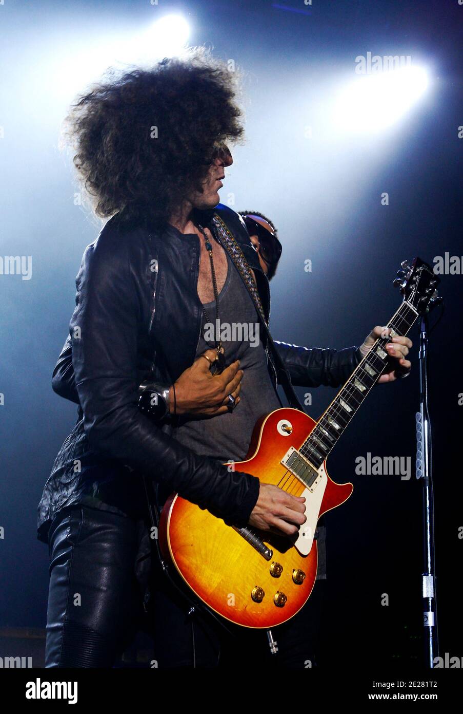 Il cantante Lenny Kravitz e Craig Ross si esibiscono al Samsung AT&T Summer Krush al Terminal 5 di New York City, NY, USA, 31 agosto 2011. Foto di Donna Ward/ABACAPRESS.COM Foto Stock