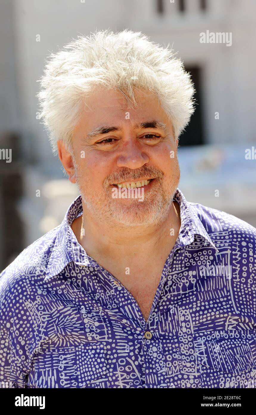 Il regista Pedro Almodovar partecipa alla fotocellula 'la pelle i Live in' (la Piel Que Habito) di fronte al monumento Vittoriano a Roma, Italia, il 21 settembre 2011. Foto di Eric Vandeville/ABACAPRESS.COM Foto Stock